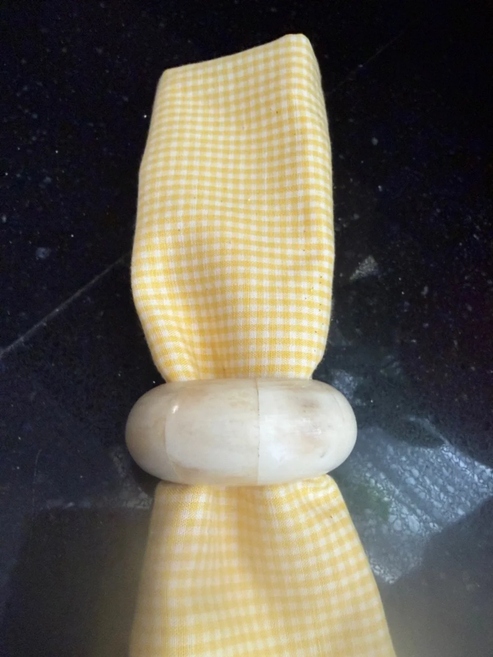 Vintage Aukey Set of 4 Cream carved soapstone napkins rings